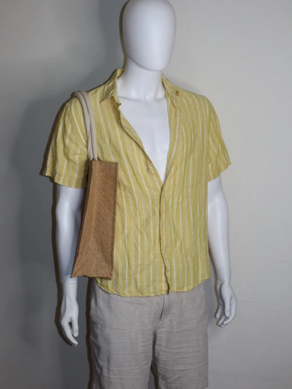 Stylish Banana Republic Yellow Linen Summer Shirt with a Slim Fit